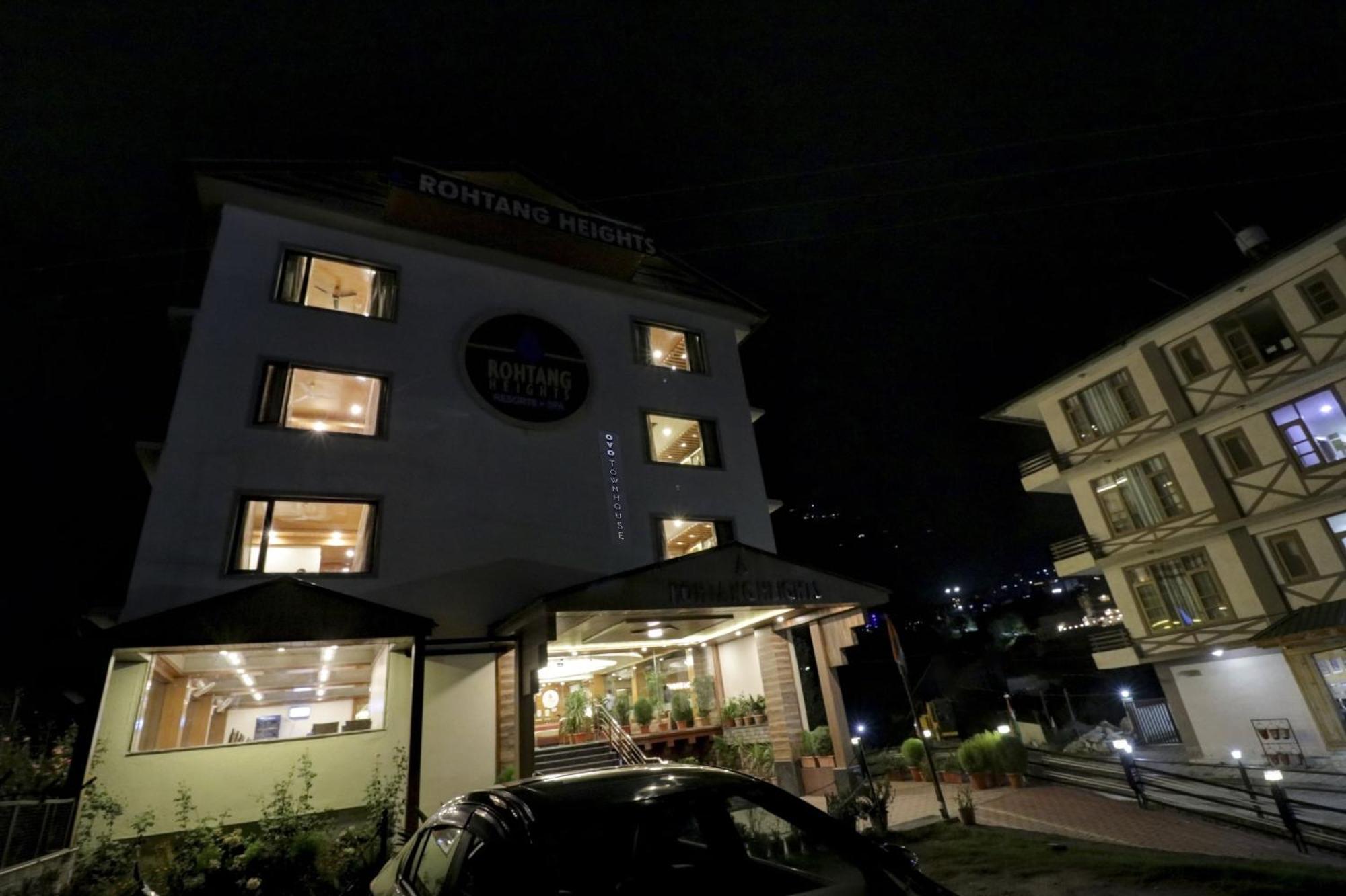 Townhouse Oak Rohtang Heights 호텔 마날리 외부 사진
